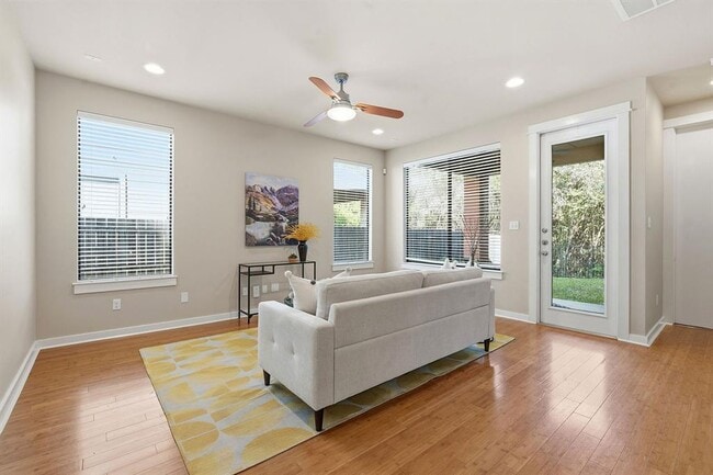 Photo - 2911 Corbin Ln