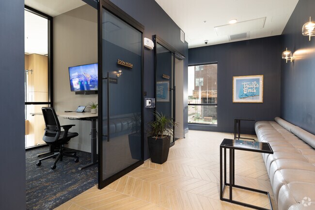 Zoom Room - The Hunter