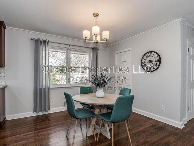Photo - 4331 Applegate Rd