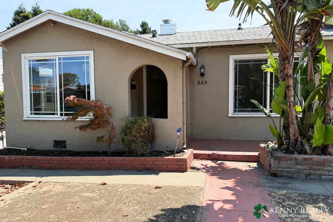 Building Photo - Charming 2 Bedroom, 2 Bathroom Home in San...