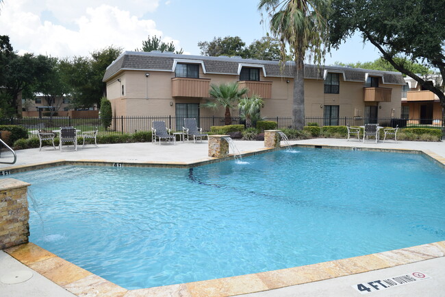 Resort style pool - The Park at Sorrento
