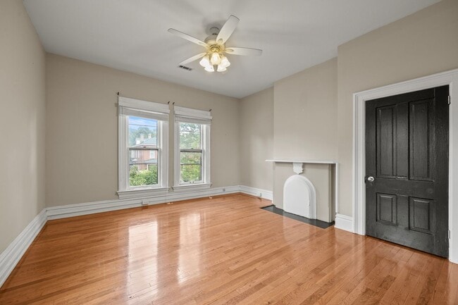 Photo - 57 Smith Pl Unit 3