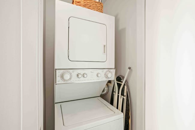 Photo - 579 W Kinzie St