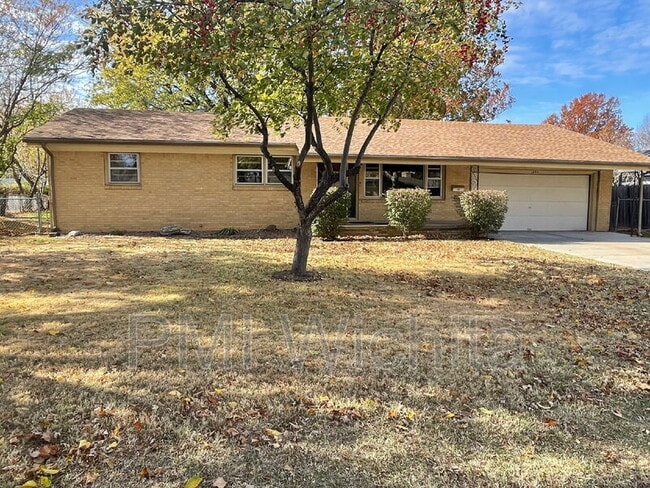 Photo - 957 N Redbarn Ln