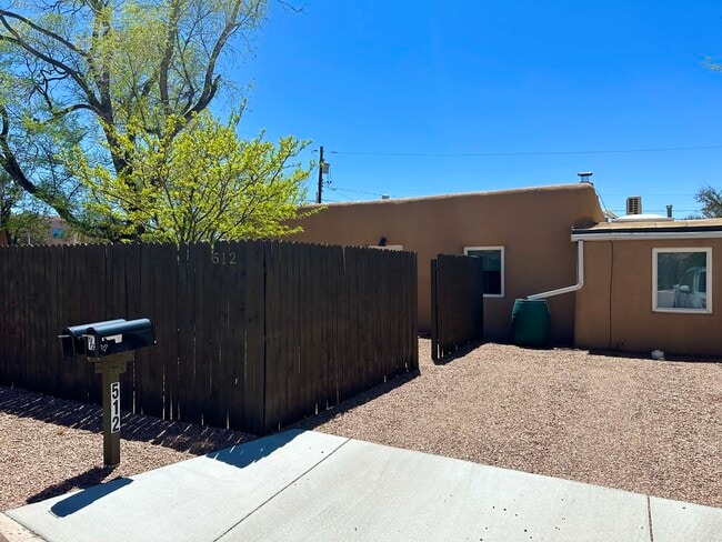 Photo - 512 Sandia St