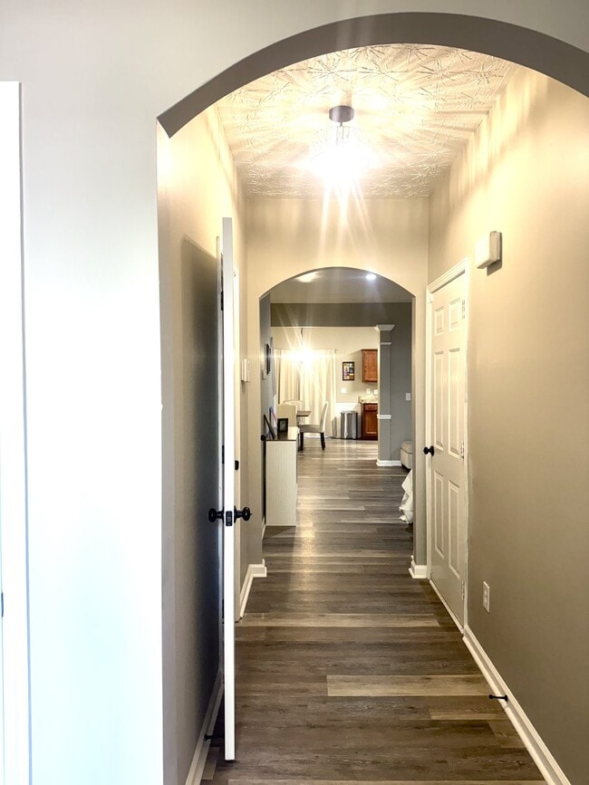 Photo - 1290 Adcox Square