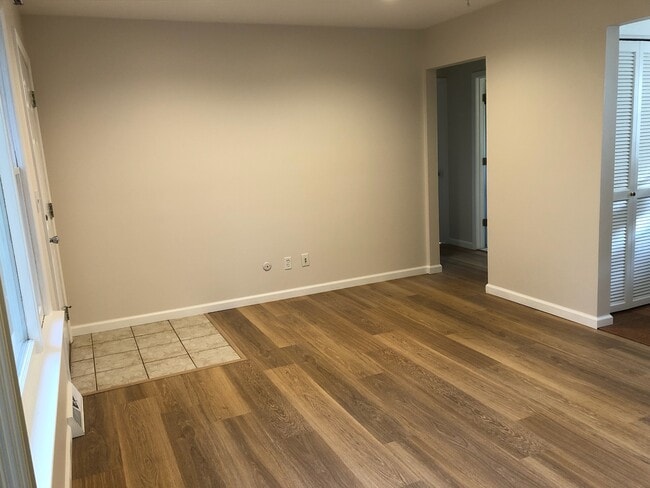 Photo - 106 E 2nd St