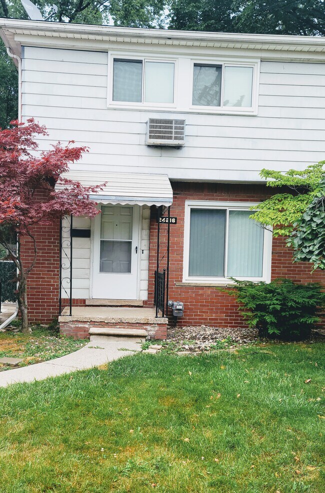 Photo - 24216 Coolidge Hwy