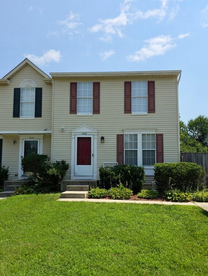 Photo - 832 Nutmeg Ct