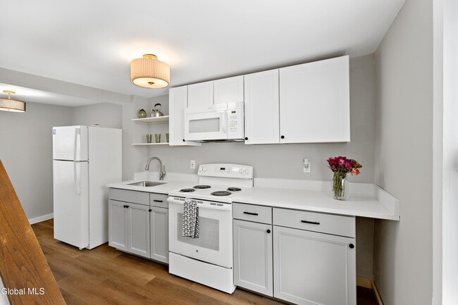 Photo - 56 Van Buren St