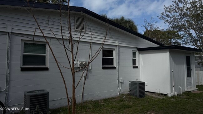 Photo - 696 Kestner Rd