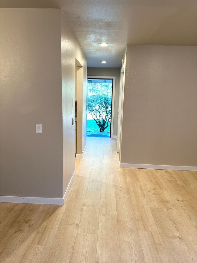 Photo - 12713 NE 83rd Ct