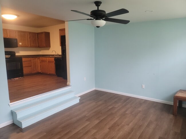 Photo - 810 Seymour Rd Unit B