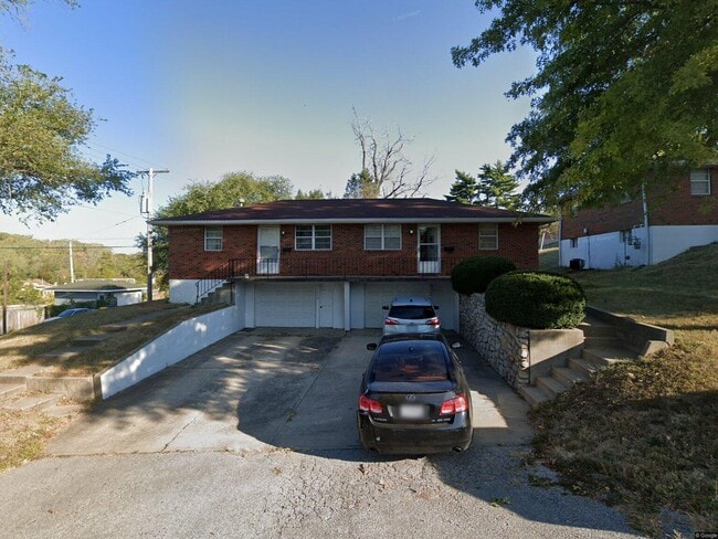 Building Photo - 11302 Putnam St