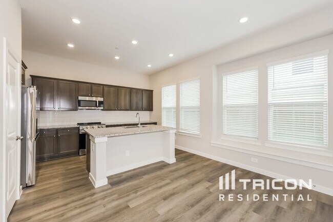 Photo - 1106 Fallgate Dr
