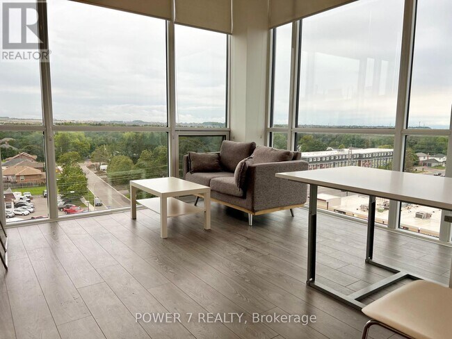 Photo - 1900 Simcoe St N Unité 807