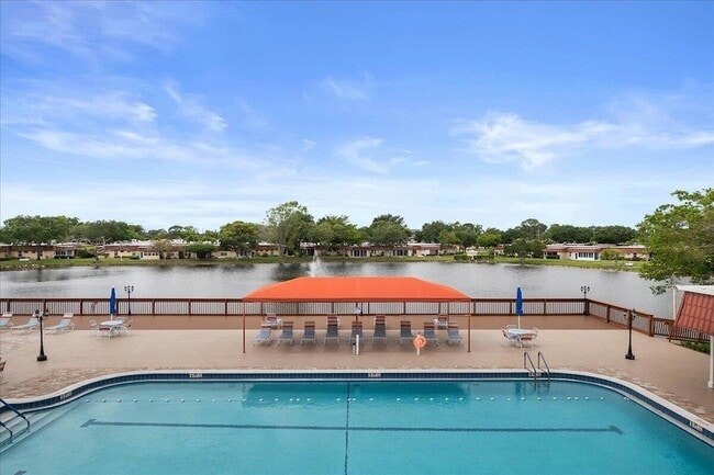 Building Photo - 102 Amherst Ln