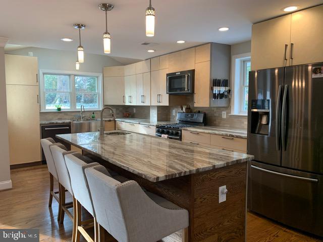 Photo - 7413 Farnum St