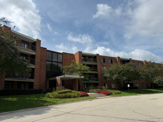 1415 E Central Rd