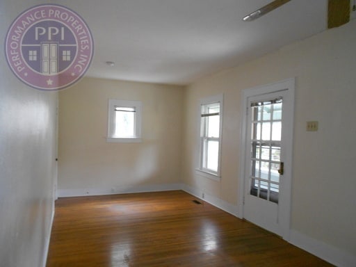 Photo - Charming Richmond Craftsman!  Big Backyard!!  Pet Friendly!