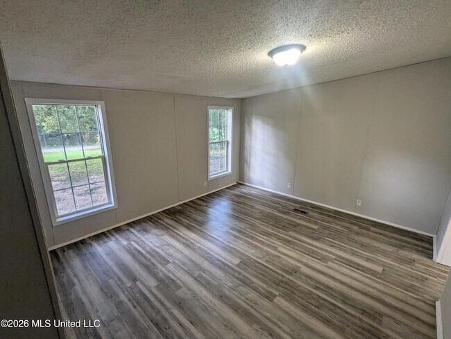 Photo - 7682 Edwards Place Rd E