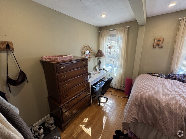 Building Photo - 735 Somerville Ave Unit 3 Rental