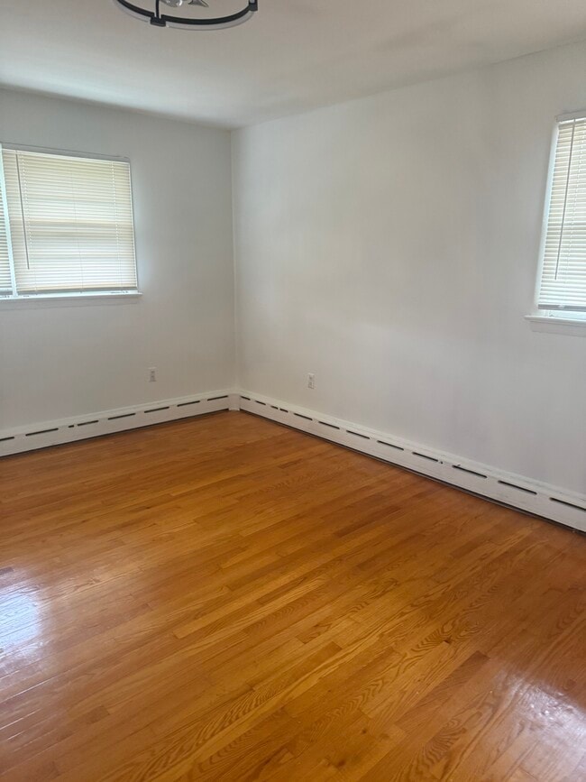 22 Wilson Ave Unit Second Floor