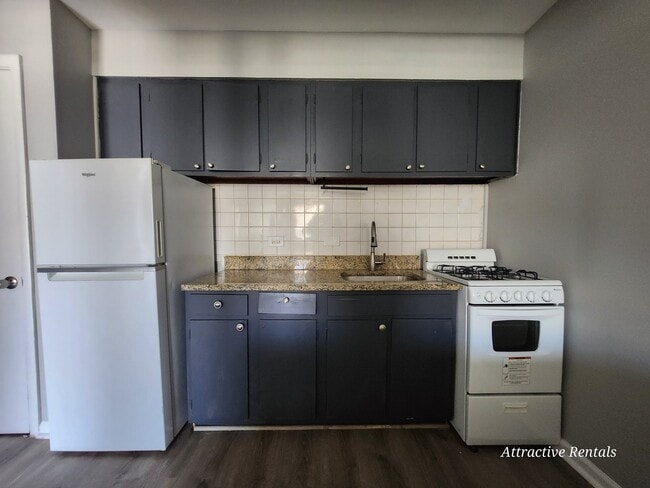 Photo - 3351 Commercial Ave