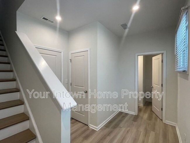 Photo - 717 Perch Pl