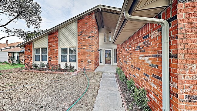 Photo - Beautiful 4 Bedroom 2 Bath in Edmond