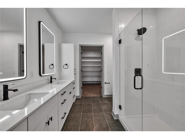 Photo - 640 Wisconsin Ave N Unidad 309