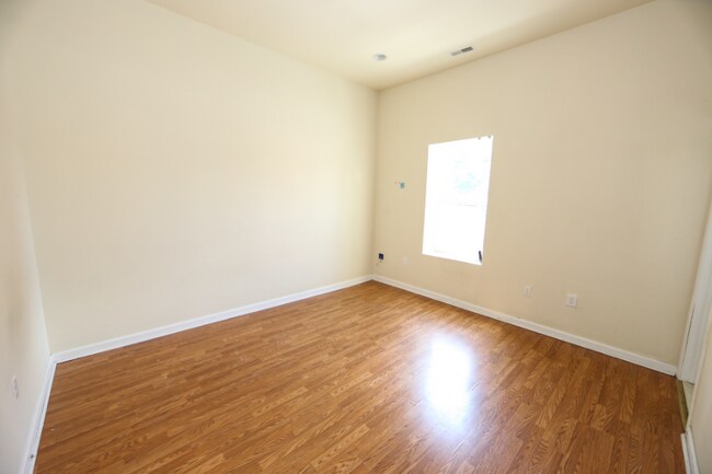 Photo - 1447 N 17th St Unit B