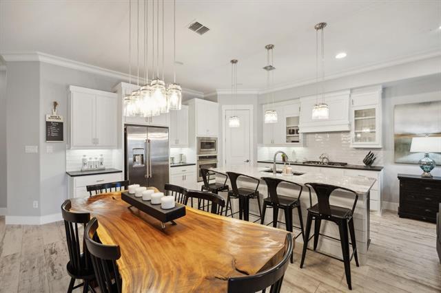 Photo - 408 Crockett Cir