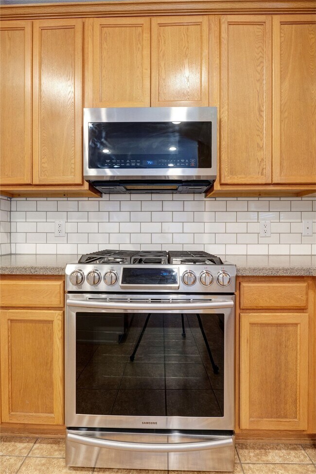 Building Photo - 6302 Denison Oaks Dr