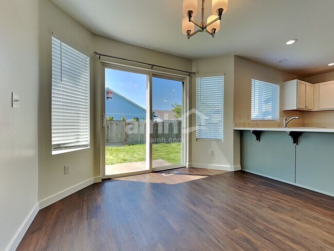 Photo - 16615 Greenleaf Ave SE
