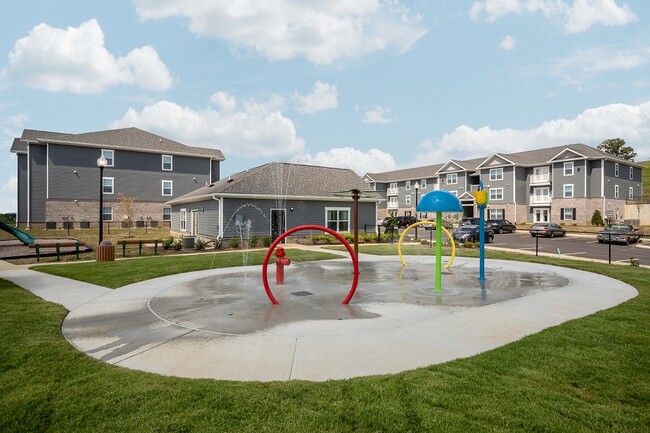 ¡Splash Pad - Walker Court Apartments