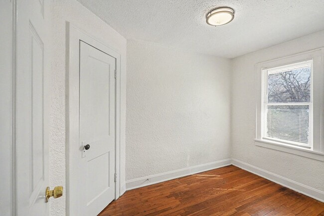 Photo - 3315 E 52nd St