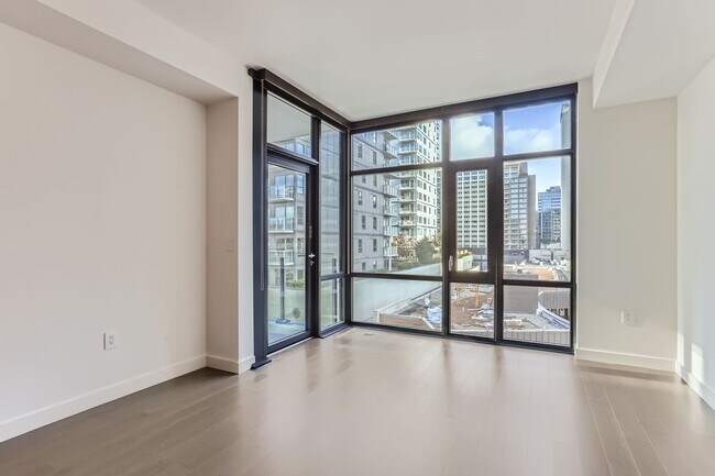 Photo - Avenue Condominiums ~ Downtown Bellevue Unit 507