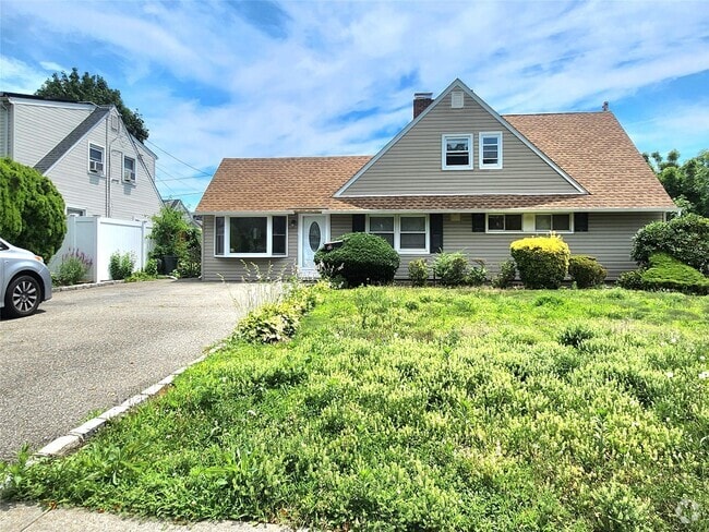 Building Photo - 60 Barrister Rd Rental