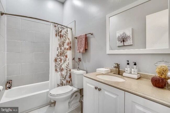 Photo - 2000 D St NE