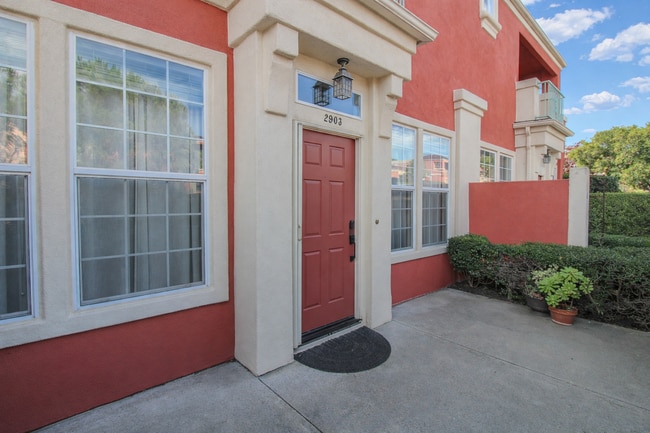 Building Photo - Beautiful 3 Bed, 2.5 Bath Townhome with A/C and 2-Car Garage