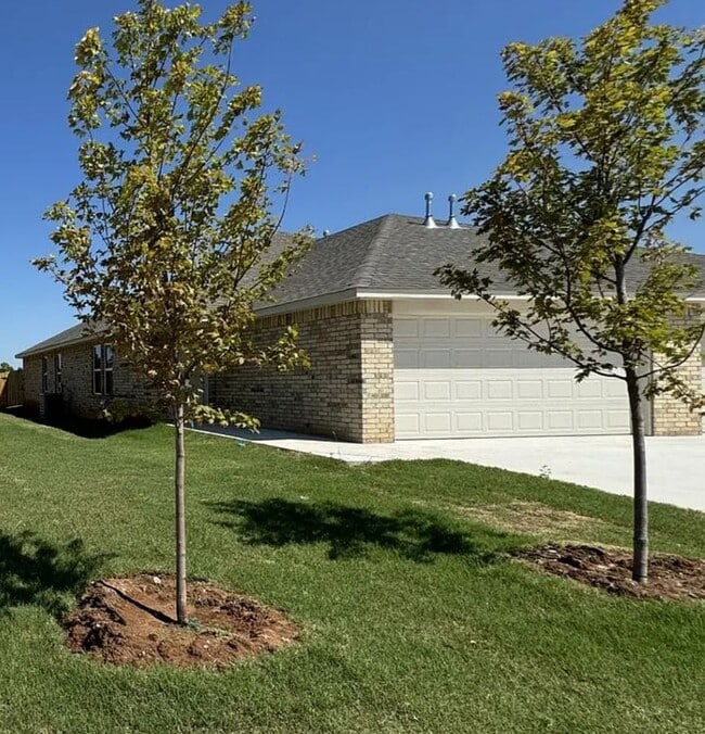 Building Photo - $500.00 OFF 1ST MONTH RENT Rental
