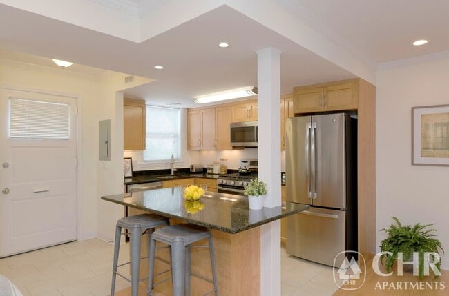 Building Photo - 252 Independence Dr