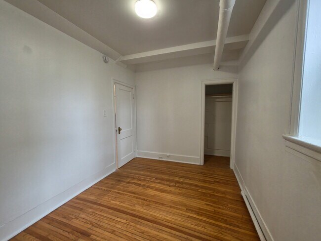 Photo - 429 Qu'Appelle Ave Unité F