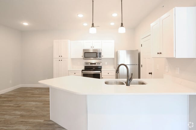 3BR, 2BA - 1,405 SF - Kitchen