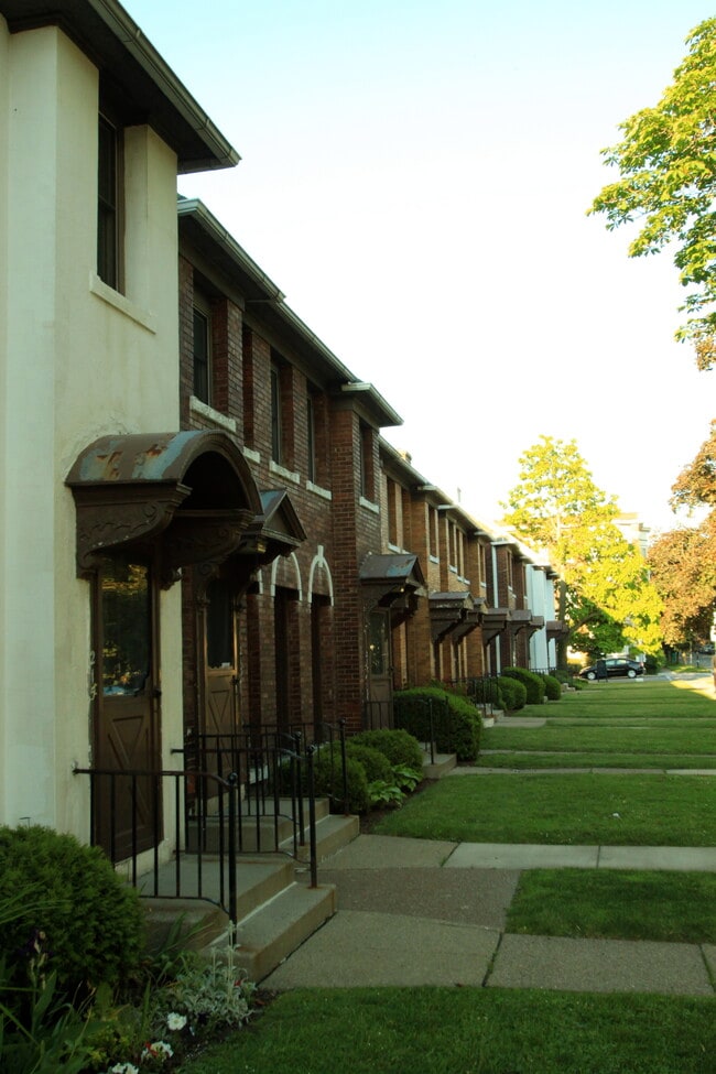 608 Elmwood Ave Unidad Upcoming Unit