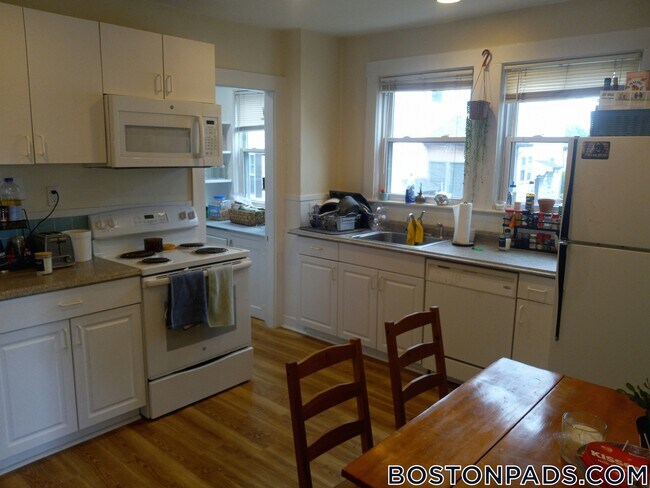 Photo - 6 Mapleton St