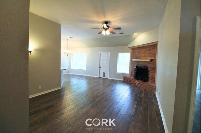 Photo - 927 Castle Rd