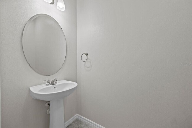 Photo - 8061 Glenlloyd Ave