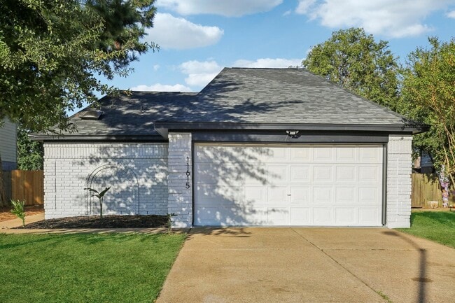 Photo - 11615 Henley Dr